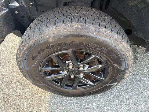 Used 2022 Jeep Gladiator Sport AWD/4WD image 13