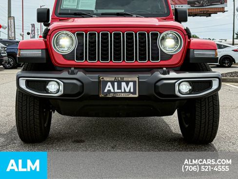 Used 2025 Jeep Wrangler Unlimited Sahara AWD/4WD image 8