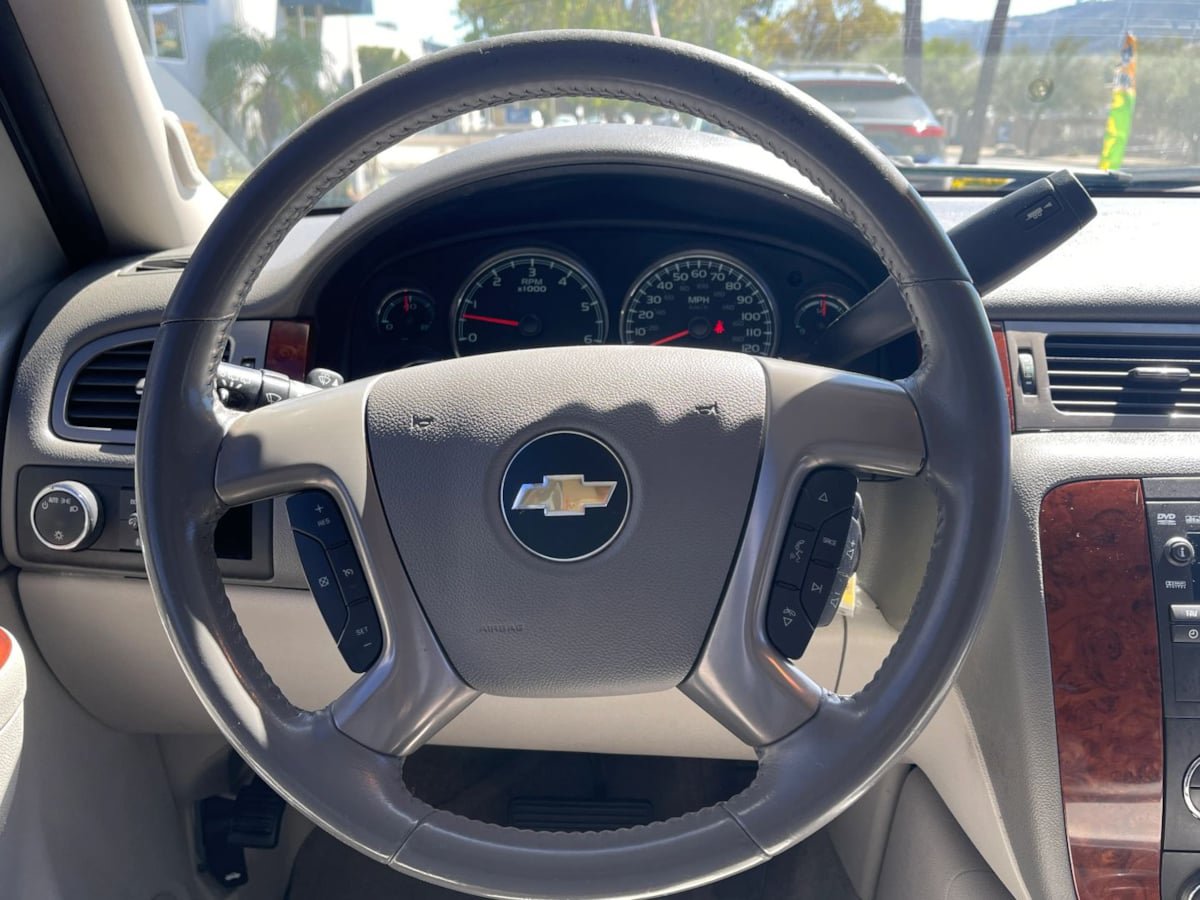 Used 2014 Chevrolet Tahoe LT RWD image 32