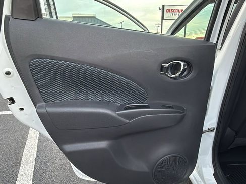 Used 2017 Nissan Versa Note SV image 12