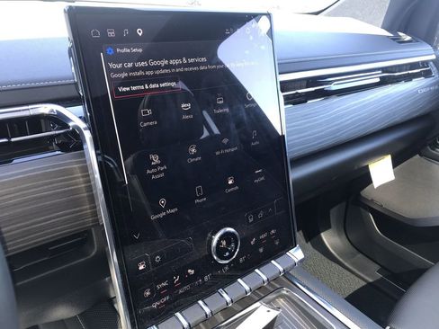 New 2025 GMC Sierra EV Denali AWD/4WD image 16