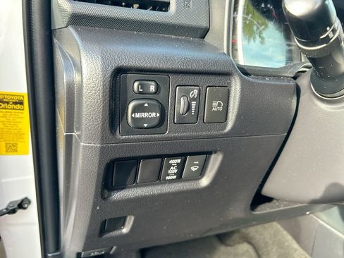 Used 2022 Toyota 4Runner SR5 AWD/4WD image 14