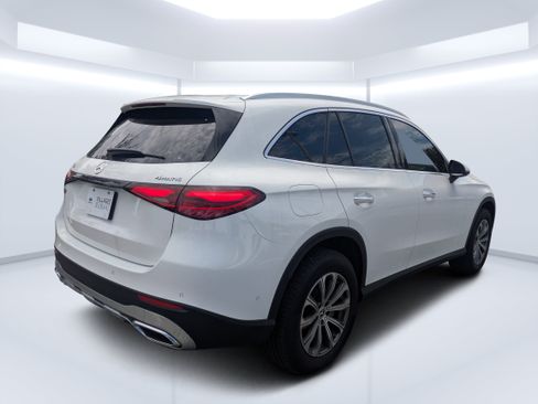 Certified 2025 Mercedes-Benz GLC 300 4MATIC image 3