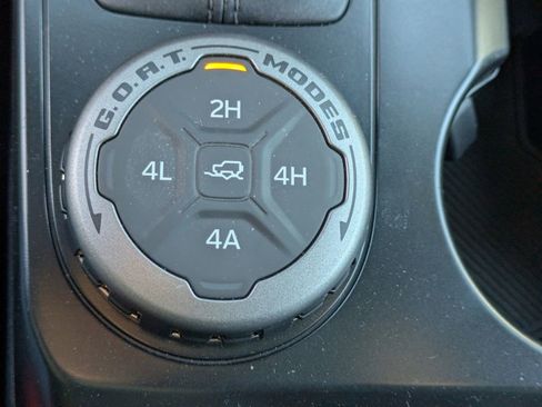 New 2025 Ford Bronco Badlands image 24