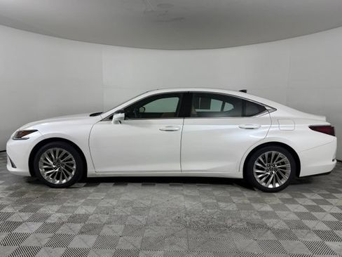 Used 2021 Lexus ES 350 Ultra Luxury w/ Accessory Package FWD image 3