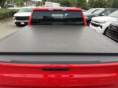 Used 2022 Chevrolet Silverado 1500 RST AWD/4WD image 6