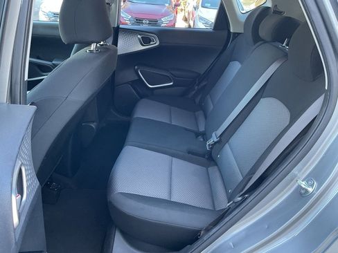 Used 2025 Kia Soul LX w/ LX Technology Package image 16