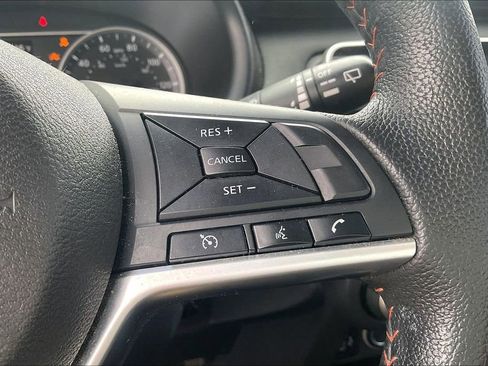 Used 2018 Nissan Kicks SR image 14