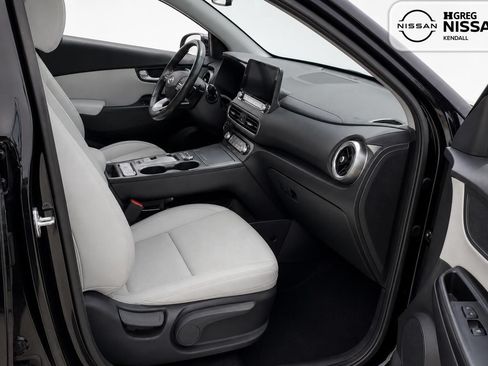 Used 2023 Hyundai Kona Limited FWD image 11