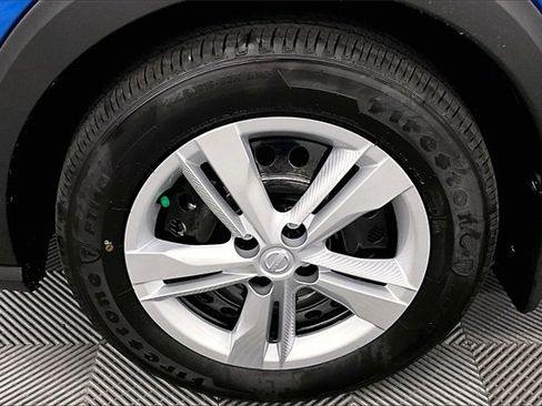 New 2025 Nissan Kicks Play S image 11