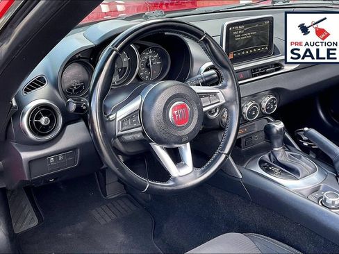 Used 2018 FIAT 124 Spider Classica w/ Technology & Siriusxm Group RWD image 14