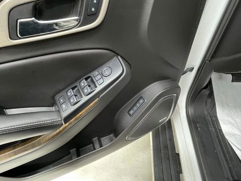 Used 2018 GMC Yukon Denali w/ Denali Ultimate Package AWD/4WD image 16