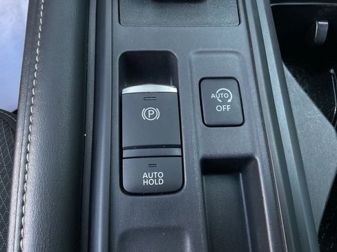 Used 2024 Nissan Pathfinder S FWD image 28