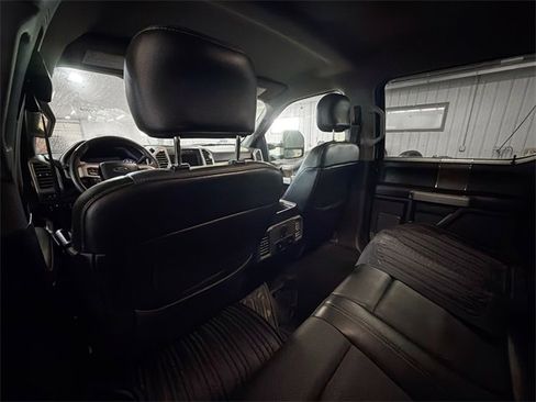 Used 2017 Ford F250 Lariat w/ Chrome Package image 9