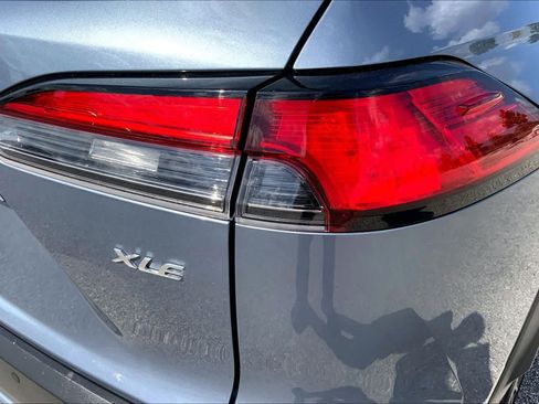Certified 2026 Toyota Corolla Cross XLE FWD image 30