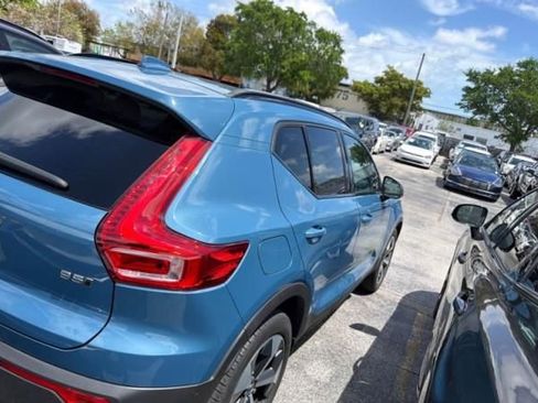 Used 2023 Volvo XC40 B5 Plus w/ Climate Package image 6