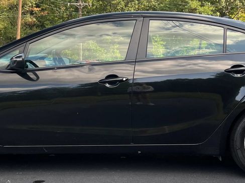 Used 2015 Kia Forte LX w/ Popular Package FWD image 9