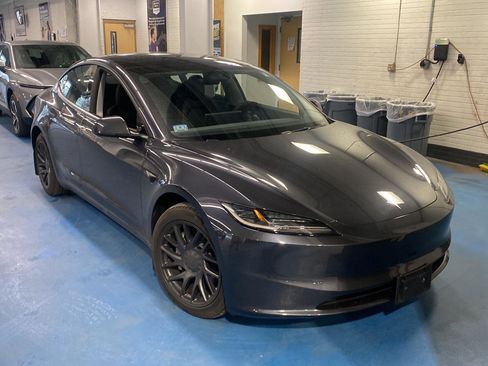 Used 2025 Tesla Model 3 Long Range image 2