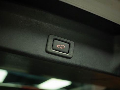 Used 2019 Subaru Ascent Premium image 8