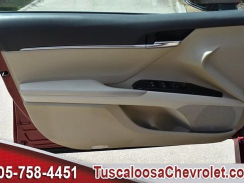 Used 2019 Toyota Camry LE FWD image 16