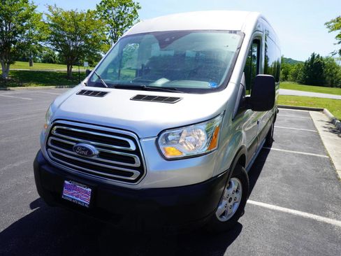 Used 2019 Ford Transit 350 XLT RWD image 5