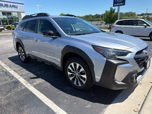 Used 2024 Subaru Outback Limited AWD/4WD image 2