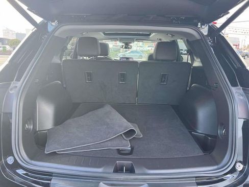 Used 2025 Chevrolet Blazer LT FWD image 5