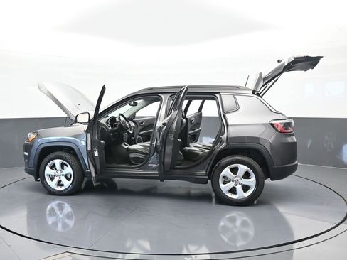 Used 2021 Jeep Compass Latitude w/ Driver Assistance Group image 70