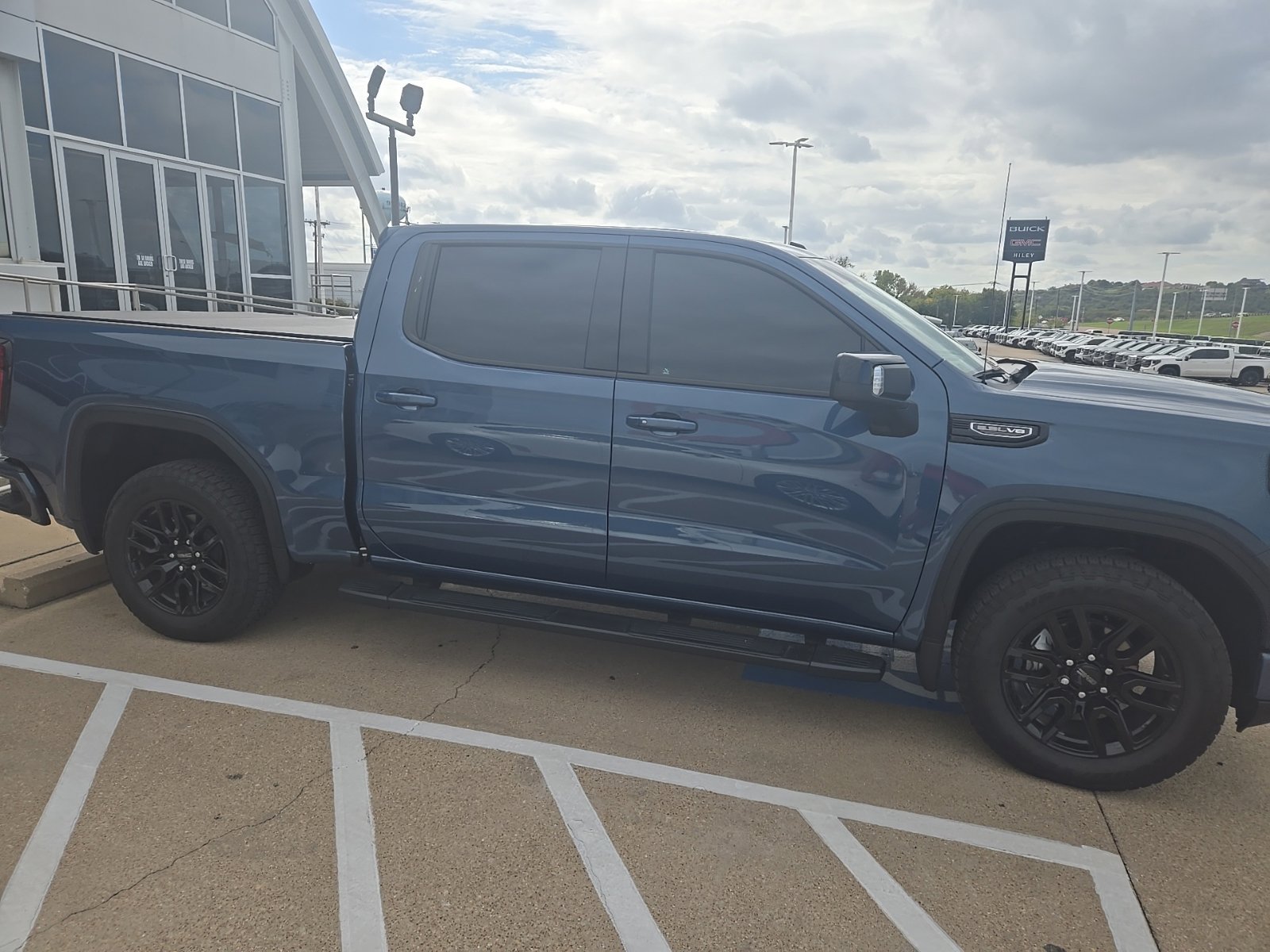 Used 2026 GMC Sierra 1500 Elevation w/ Elevation Premium Package AWD/4WD image 4