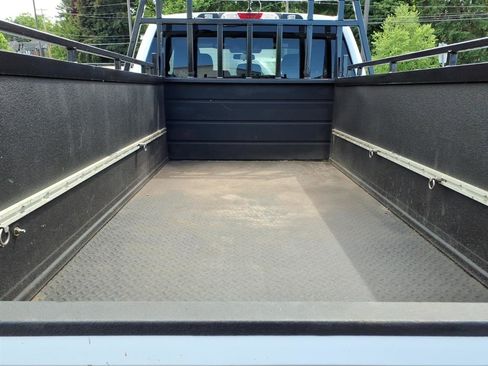 Used 2019 Ford F250 XL w/ Power Equipment Group AWD/4WD image 9