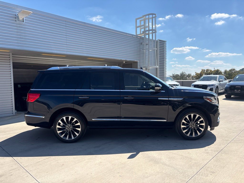 Used 2021 Lincoln Navigator Reserve w/ Luxury Package RWD image 9