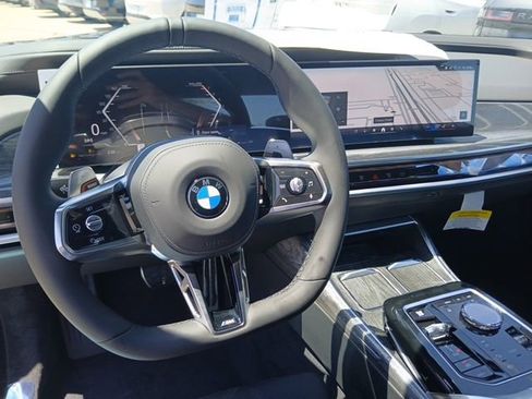 New 2025 BMW 740i w/ Executive Package image 21