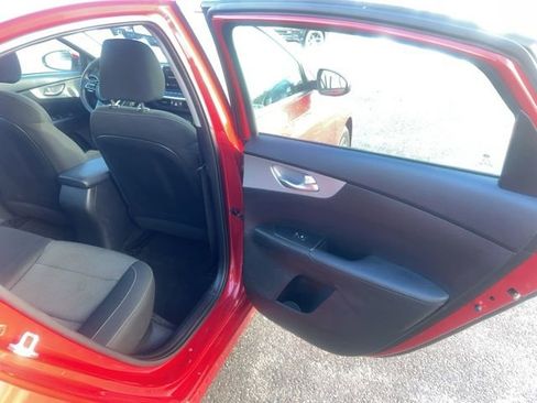 Used 2023 Kia Forte LXS image 8