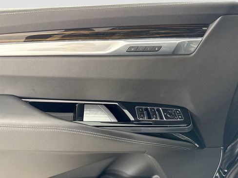 Used 2025 Cadillac Escalade Premium Luxury w/ Touring Package image 18