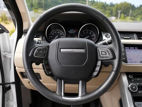 Used 2013 Land Rover Range Rover Evoque Pure Premium AWD/4WD image 11