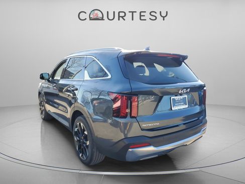 Certified 2024 Kia Sorento EX w/ Panoramic Sunroof Package image 3