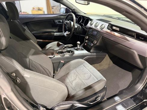 Used 2017 Ford Mustang GT RWD image 12