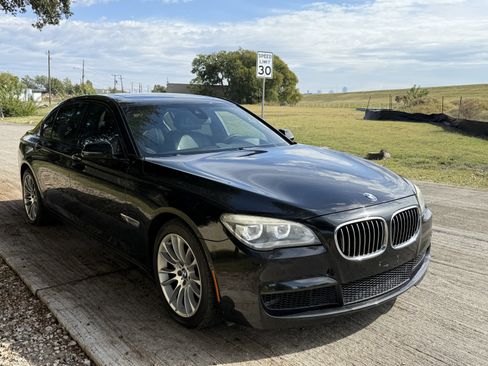 Used 2014 BMW 750Li image 12
