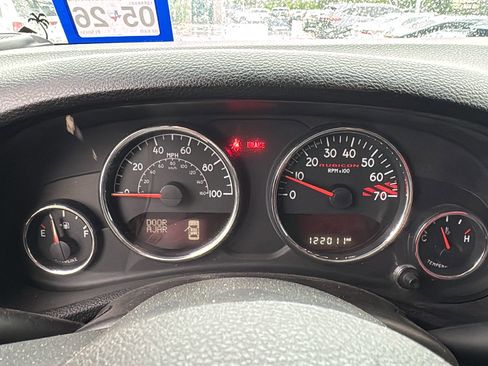 Used 2015 Jeep Wrangler Unlimited Rubicon image 21