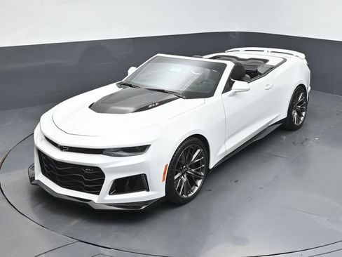 Used 2022 Chevrolet Camaro ZL1 RWD image 39
