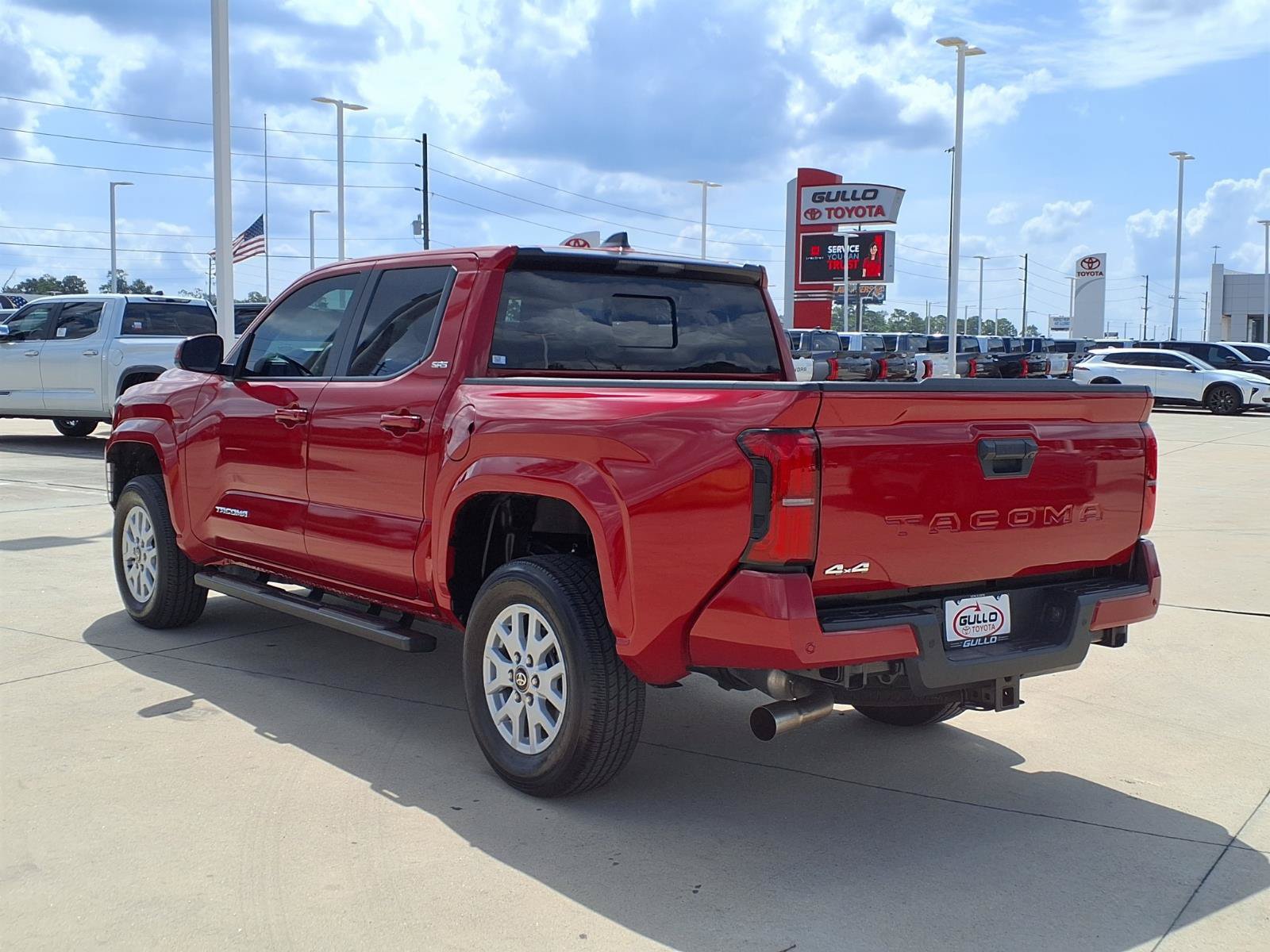 Certified 2025 Toyota Tacoma SR5 w/ SR5 Upgrade Package AWD/4WD image 2