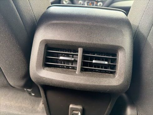Used 2021 Chevrolet Equinox LT AWD/4WD image 16