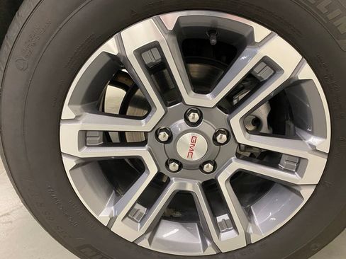 Used 2025 GMC Terrain Elevation AWD/4WD image 25