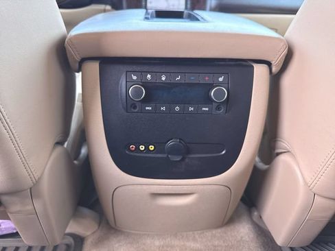 Used 2014 GMC Yukon Denali AWD/4WD image 21