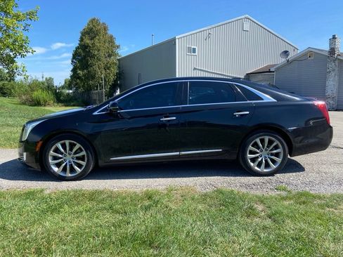 Used 2017 Cadillac XTS Luxury w/ Driver Awareness Package FWD image 2