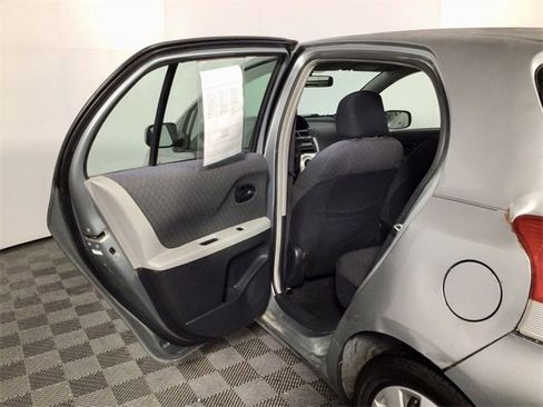 Used 2009 Toyota Yaris image 23