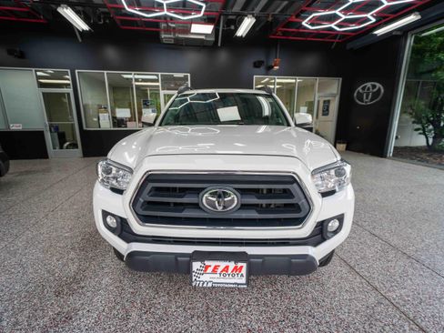 Used 2023 Toyota Tacoma SR5 AWD/4WD image 6