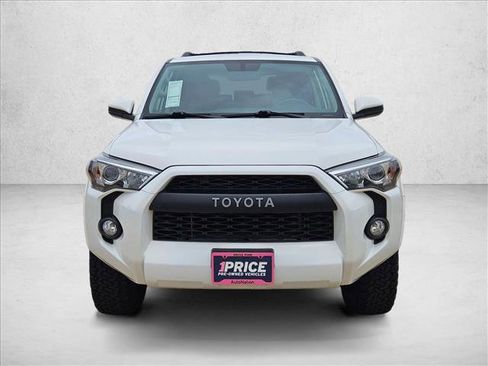 Used 2019 Toyota 4Runner SR5 AWD/4WD image 2
