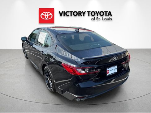 Used 2026 Toyota Camry SE FWD image 5