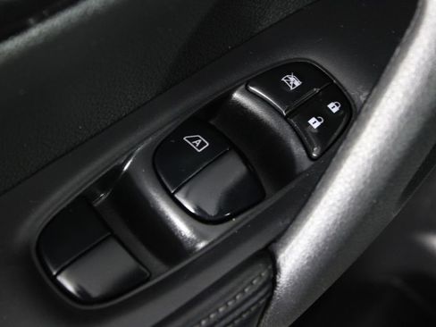 Certified 2018 Nissan Rogue S image 20